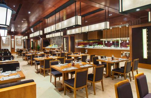 Changbai Mountain West Slope Resort | Discover Wanda Jin Suites Changbaishan - Pet Friendly Paradise
