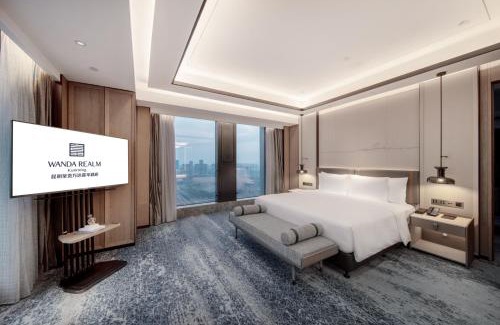 Chenggong Hotel | Discover Wanda Realm Kunming: Family-Friendly 5-Star Stay