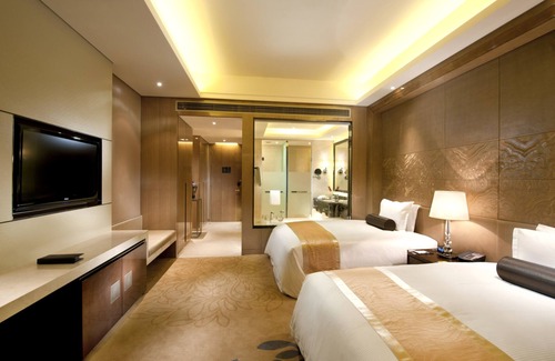 Guangyang District Hotel | Discover Wanda Realm Langfang: 5-Star Comfort & Amenities