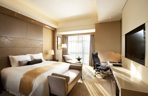 Guangyang District Hotel | Discover Wanda Realm Langfang: 5-Star Comfort & Amenities