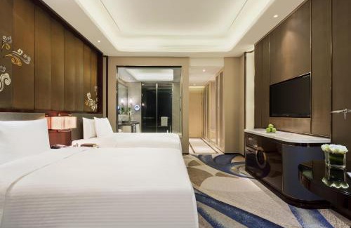 Jinfeng Developing Area Hotel | Experience Wanda Realm Yinchuan: 5-Star Luxury Awaits