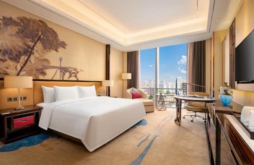 Dongguan City Center Hotel | Experience Wanda Vista Dongguan: 5-Star Oceanfront Bliss