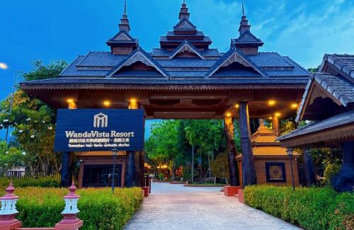 San Kamphaeng Villa | Relax at Khum Wang Nuea Villa with Pool and Breakfast