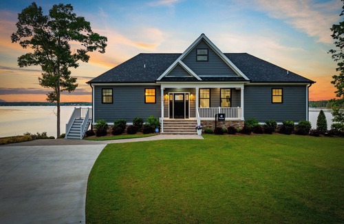 Littleton House | Wander Gaston Shores