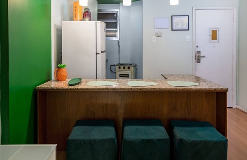 Copacabana Apartment | Perfect Getaway: WANDER TEMP Studio Sol de Copacabana