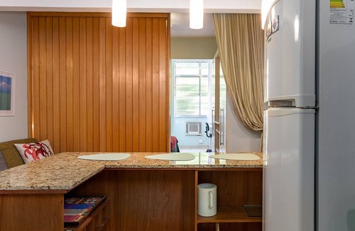 Copacabana Apartment | Perfect Getaway: WANDER TEMP Studio Sol de Copacabana