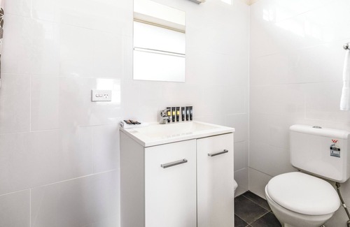 Central Mudgee Hotel | Discover Wanderlight Motor Inn: Pool, Breakfast & Family-Friendly