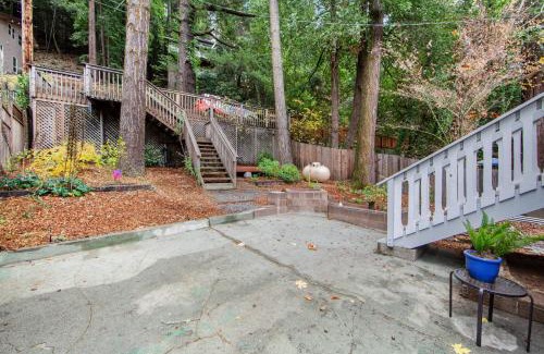 Guerneville House | Cozy Wanderlust Cottage with Hot Tub & Family-Friendly Vibes