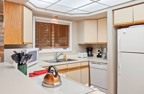 Windcliff Estates House | Discover Relaxation at Windcliff 3 Bedroom Condo Retreat