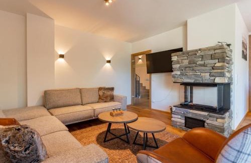 Turracher Hohe House | Escape to Wanderlust Mountain Chalet: Spa & Family-Friendly