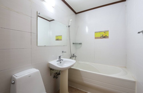 Wando Hotel | Eco-Friendly Wando C and Hyu: Family Stay with Breakfast