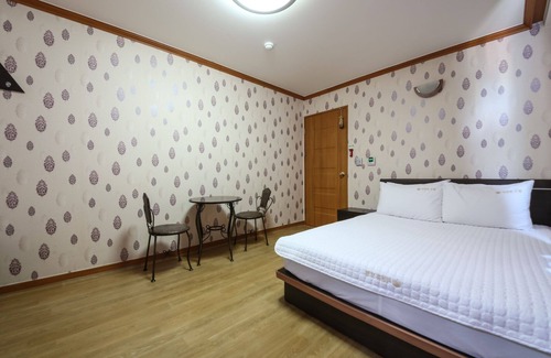 Wando Hotel | Eco-Friendly Wando C and Hyu: Family Stay with Breakfast