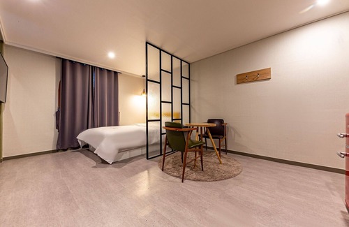 Wando Hotel | Eco-Friendly Comfort at Wando Zeus - Ideal for Families