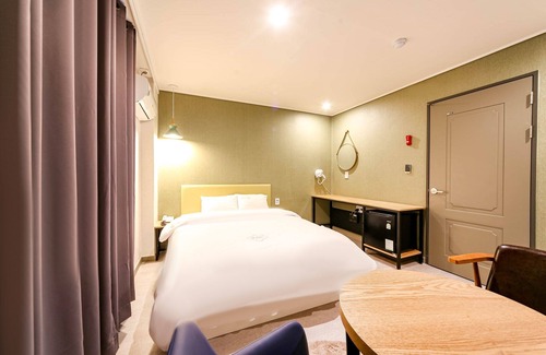 Wando Hotel | Eco-Friendly Comfort at Wando Zeus - Ideal for Families