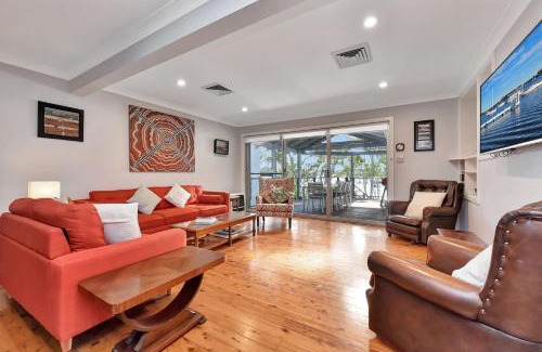Wangi Wangi House | Wangi Dreaming: Family-Friendly Retreat for Memorable Getaways