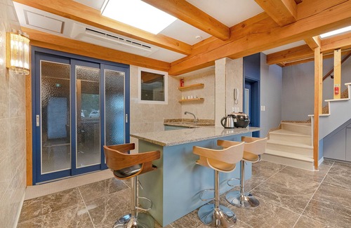 Gyeongju House | wangkyeong hanoak poolvilla