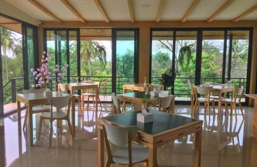 Wang Muang House | Wangpruksa Resort: Oceanfront Retreat with Pool & Dining