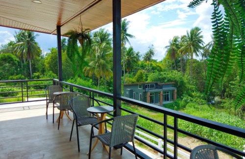 Wang Muang House | Wangpruksa Resort: Oceanfront Retreat with Pool & Dining