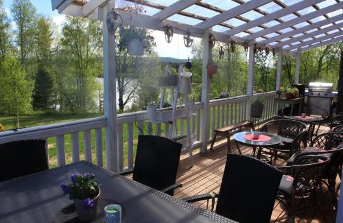 Autti Bed & Breakfast | Relax at Wanha Autti Camping with Oceanfront Amenities