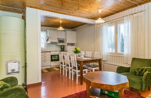 Kuortti House | Experience Wanha Karminranta with Breathtaking Lake Views