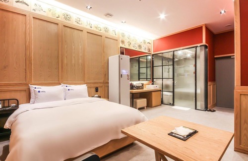 Wanju Hotel | Eco-Friendly Wanju Bohemian Motel with Hot Tub & Breakfast