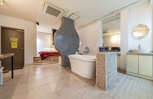 Samnye Hotel | Eco-Friendly Wanju Cacao Motel with Hot Tub & Kitchen