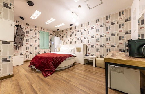 Samnye Hotel | Eco-Friendly Wanju Cacao Motel with Hot Tub & Kitchen
