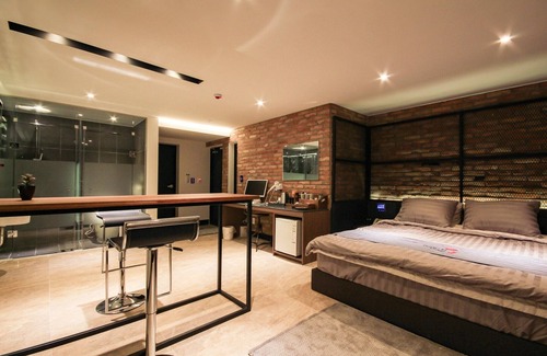 Wanju Hotel | Eco-Friendly Wanju Five Drive Self Check-in Motel Awaits You
