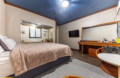 Wanju Hotel | Eco-Friendly Stay at Wanju Sun with Breakfast Included