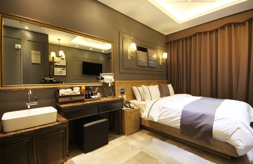 Wanju Hotel | Eco-Friendly Wanju Wine: Guest Rated 9.6 with Hot Tub