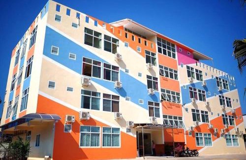Songkhla Hotel | Discover Wansiri Mansion: Family-Friendly and Accessible Stay