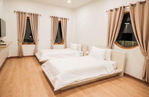 Pak Chong House | Discover Wantanee Ville: Family-Friendly with Breakfast Included