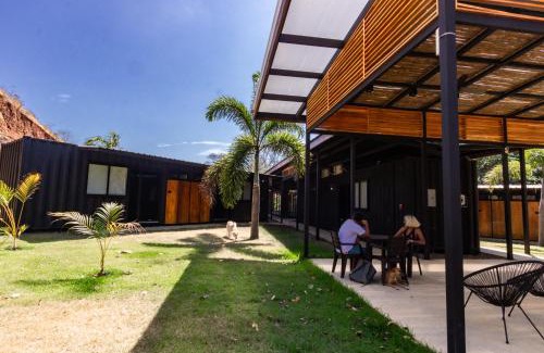 Las Escobas del Venado Hotel | Discover Comfort at Wao Jungle Venao - Pet Friendly Retreat