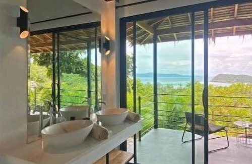 Ko Pha-ngan Villa | Wao Villa: Infinity Pool & Seaview Garden Getaway