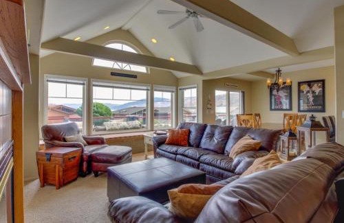 Wapato Point House | Exceptional Wapato Point Paradise with Pool & Hot Tub