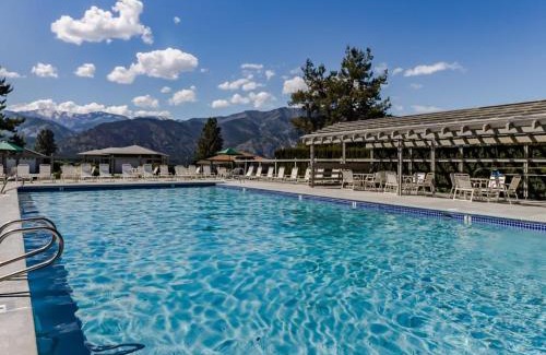 Wapato Point House | Exceptional Wapato Point Paradise with Pool & Hot Tub
