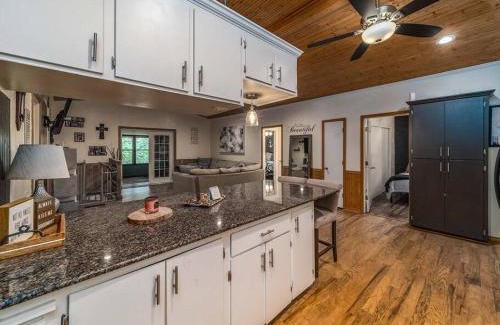 Springdale House | War Eagle Getaway