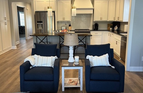 Auburn House | Discover War Eagle Hideaway: Family-Friendly Retreat