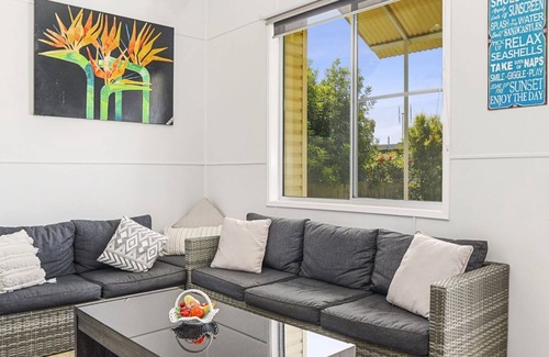 Bendalong House | Waratah Cottage - Oceanfront Escape with Pool & Breakfast