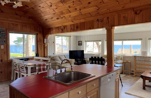 Standish Cottage | WARD'S COVE Sebago Lake