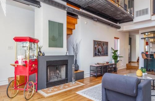 Midtown Toronto Apartment | Warehouse Style Loft near Yorkville