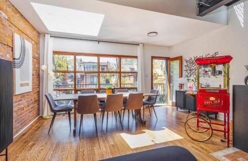 Midtown Toronto Apartment | Warehouse Style Loft near Yorkville
