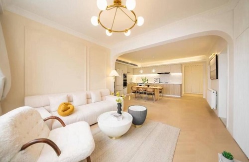 Huangpu Apartment | Warm 4Bedroom Apartment with Huangpu River View