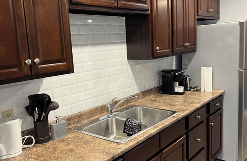 Parkdale Apartment | Inviting Nautical Retreat - Pet & Child Friendly Getaway