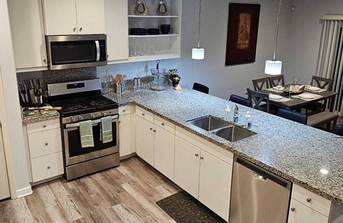 Moreno Valley House | Cozy Retreat with Spa, Pool & Lake Views - Guest Rated 10/10