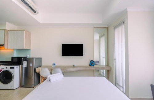 Cikini Apartment | Cozy Studio Room at Menteng Park Apartment with Pool Access