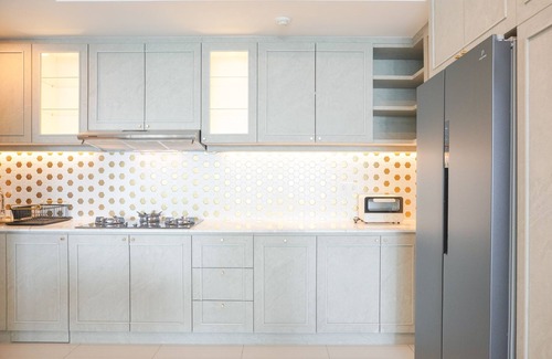 Kelapa Gading Timur Apartment | Elegant 2Br Kensington Royal Suites with Pool & Breakfast