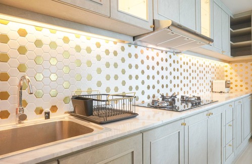 Kelapa Gading Timur Apartment | Elegant 2Br Kensington Royal Suites with Pool & Breakfast