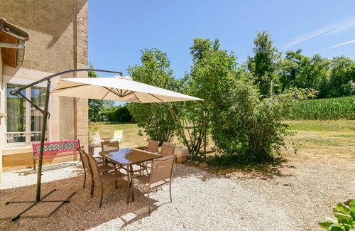 Robert-Espagne House | Family-Friendly Ocean View Retreat with Spa & Breakfast