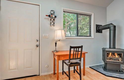 Siskiyou-Hargadine Historic District House | Inviting Ashland Cottage - Pet Friendly & Near SOU